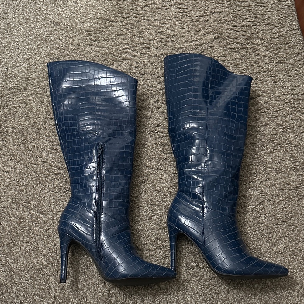 Knee-High Navy Croc-Embossed Pointed-Toe Boots